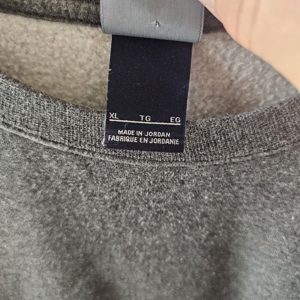 Nike Women's Dark Gray Crewneck Sweatshirt In A Sz XL - Picture 3 of 3